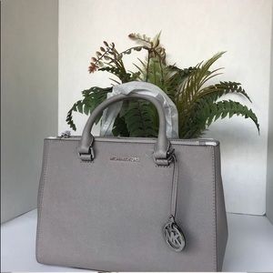 AUTHENTIC MICHAEL KORS